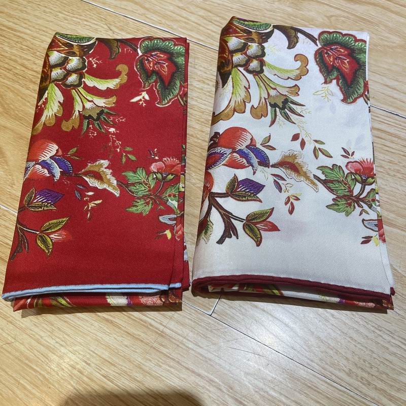 Dior silk scarf 90X90cm E17